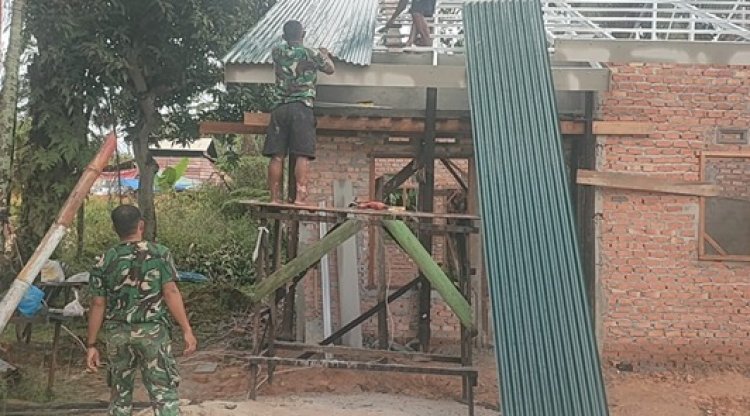 Wujud Kemanunggalan TNI-Rakyat, TMMD ke-127 Kodim 0301/Pekanbaru Rehab RTLH di Tuah Negeri