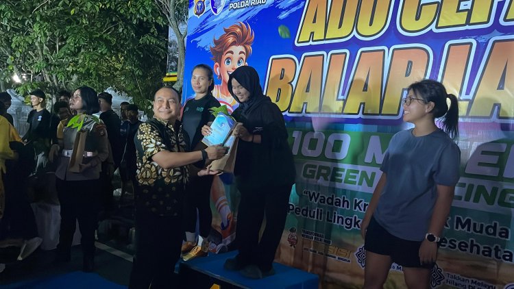 Malam Ramadhan Penuh Energi! Kapolda Riau Hadiri Adu Cepat Lari 100 Meter, Generasi Muda Sportif dan UMKM Laris Manis