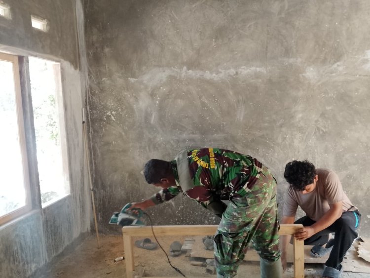 Satgas TMMD ke-127 Kodim 0301/Pekanbaru Buktikan Keahlian Tukang di Lokasi RTLH