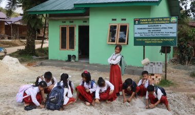 TMMD Bangun Rumah, Anak-Anak Bangun Kenangan Penuh Keceriaan