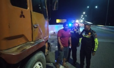 Patroli Malam Sat PJR Tol Permai: Tertibkan Kendaraan di Bahu Jalan, Jaga Keselamatan Pengguna Tol