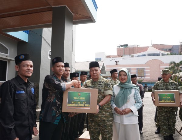 Dandim Hadiri Pemberian Tali Asih HUT ke-67 Korem 031/WB di Panti Asuhan Muhammadiyah