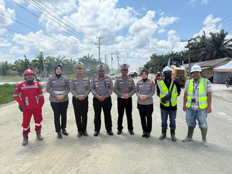 Pengecekan Jalur Lintas Timur KM 83, Ditlantas Polda Riau Pastikan Keamanan Pengguna Jalan