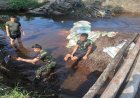 Demi Akses Aman dan Lancar, TNI Bersama Warga Kebut Pembangunan Jembatan Garuda