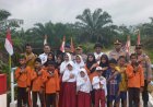 Kapolres Kampar Dampingi Pengecekan Jembatan Renovasi Polda Riau Di Desa Empat Balai – Serta Berikan Bantuan Untuk Masyarakat