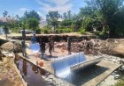 Semangat Kebersamaan Warnai Pemasangan Armco Jembatan Garuda di Labuh Baru Barat