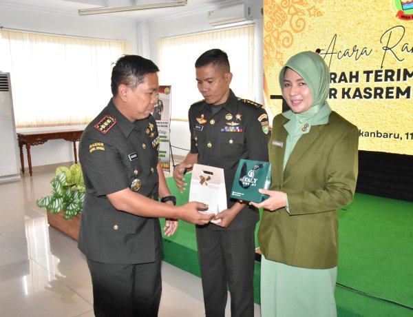 Dandim 0301/Pekanbaru Hadiri Sertijab dan Tradisi Korps Kasiter Kasrem 031/Wira Bima