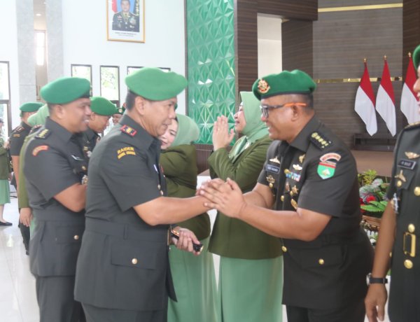 Dandim 0301/Pekanbaru Hadiri Sertijab Pejabat Kodam XIX/TT dan Tradisi Satuan