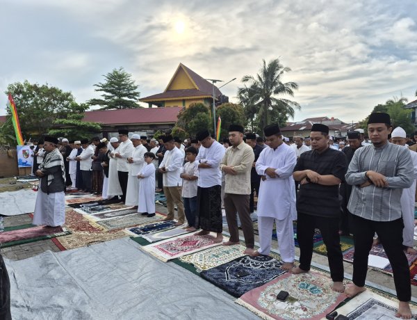 Dandim 0301/Pekanbaru Bersama Forkopimda Kota Pekanbaru Laksanakan Shalat Idul Adha 1447 H