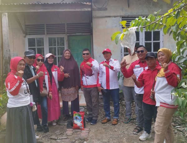 DPD LIRA Pekanbaru Jumat Berbagi Sembako Kepada Warga Di Kelurahan Sidomulyo Barat
