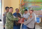 Pisah Sambut Camat Rumbio Jaya, Kapolsek Kampar Berikan Bibit Pohon Wujud Gerakan Green Policing