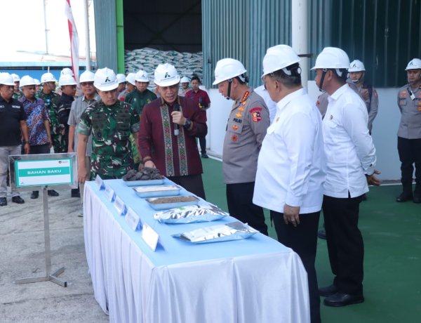 Kapolri Tinjau Pabrik Pupuk Batu Bara Di Kampar – Lepas Distribusi 80 Ton Untuk 5 Kelompok Tani Riau, Kapolres Kampar Awasi Keamanan