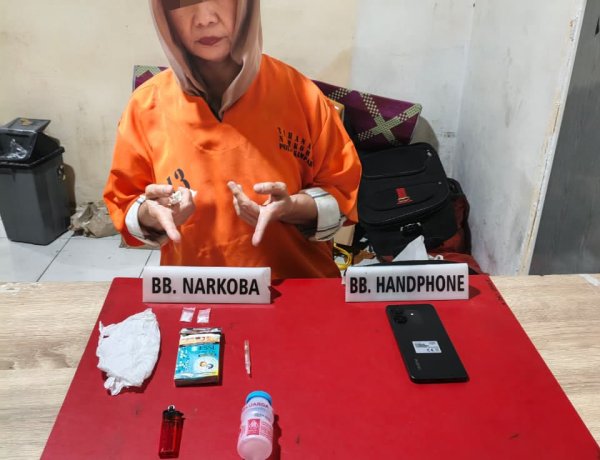 Polres Kampar Tangkap Wanita Paru Baya di Kelurahan Bangkinang, Sita 2 Paket Sabu-sabu 