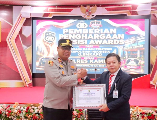 Polres Kampar Raih 'Presisi award' dari lemkapi – Dinilai Inovatif Dalam Pelayanan dan Penegakan Hukum