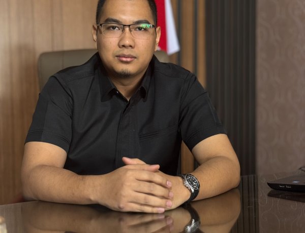 PRAKTISI HUKUM APRESIASI KEBERANIAN & KEMANDIRIAN MAJELIS HAKIM ATAS VONIS ABDUL WAHID.*