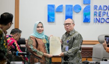Bupati Bengkalis Tandatangani Naskah Hibah Barang Milik Daerah Kepada RRI