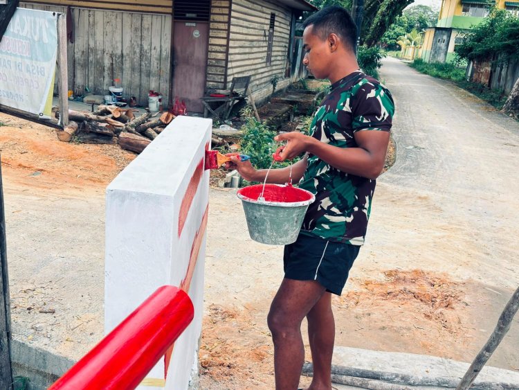 Percantik Jembatan Garuda Beton, Kodim 0301/Pekanbaru dan Warga Kompak Cat Pagar Merah Putih