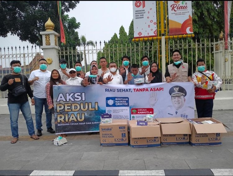 Rangkul Pemuda Dan Mahasiswa,Teva Iris Bagikan Ribuan Masker Pada Masyarakat