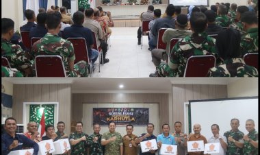 Tim Penyuluh Mabes TNI Edukasi Warga Payung Sekaki Cegah Karhutla, Sembako Disalurkan kepada Warga Terdampak