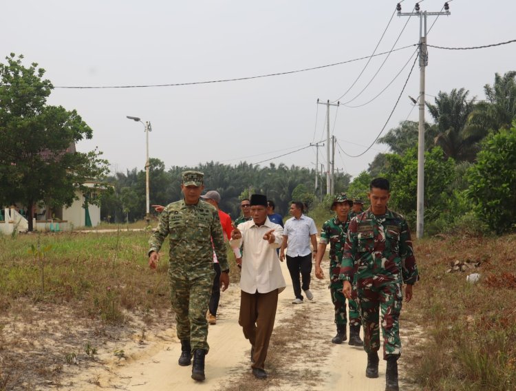 Patroli Wilayah Rawan, Tim Penyuluh Mabes TNI Ajak Warga Waspada Karhutla